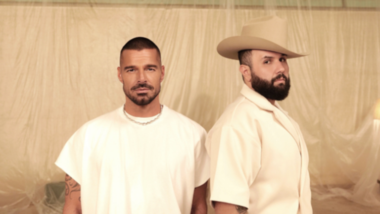 Carín León y Ricky Martin A Medio Vivir